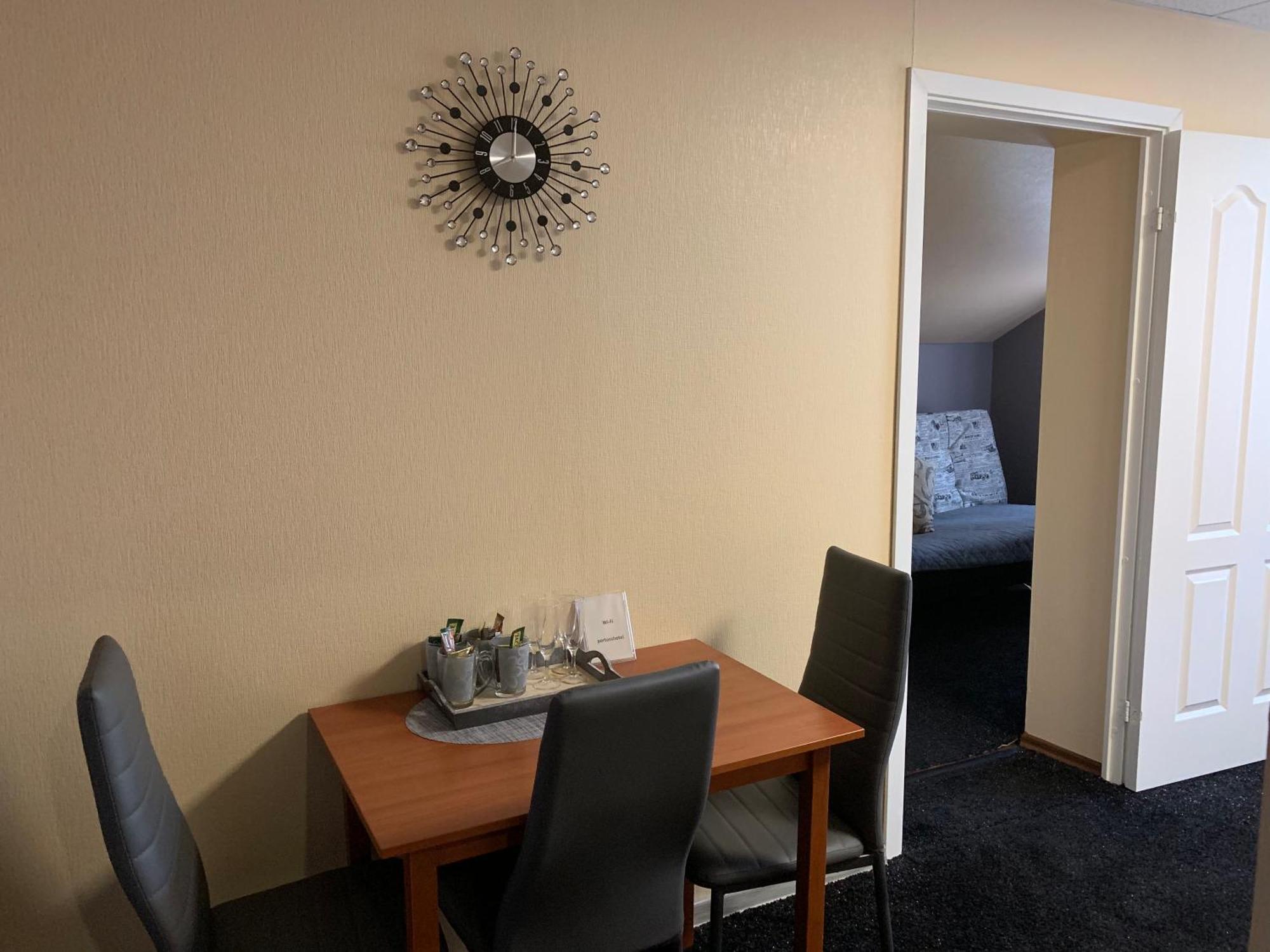 Portoss Hotell Ventspils Eksteriør bilde