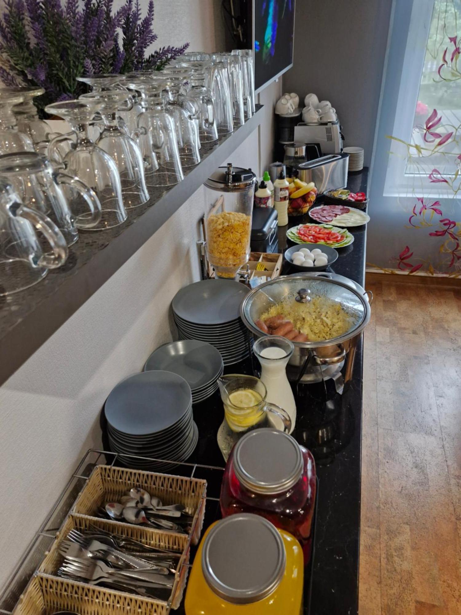 Portoss Hotell Ventspils Eksteriør bilde