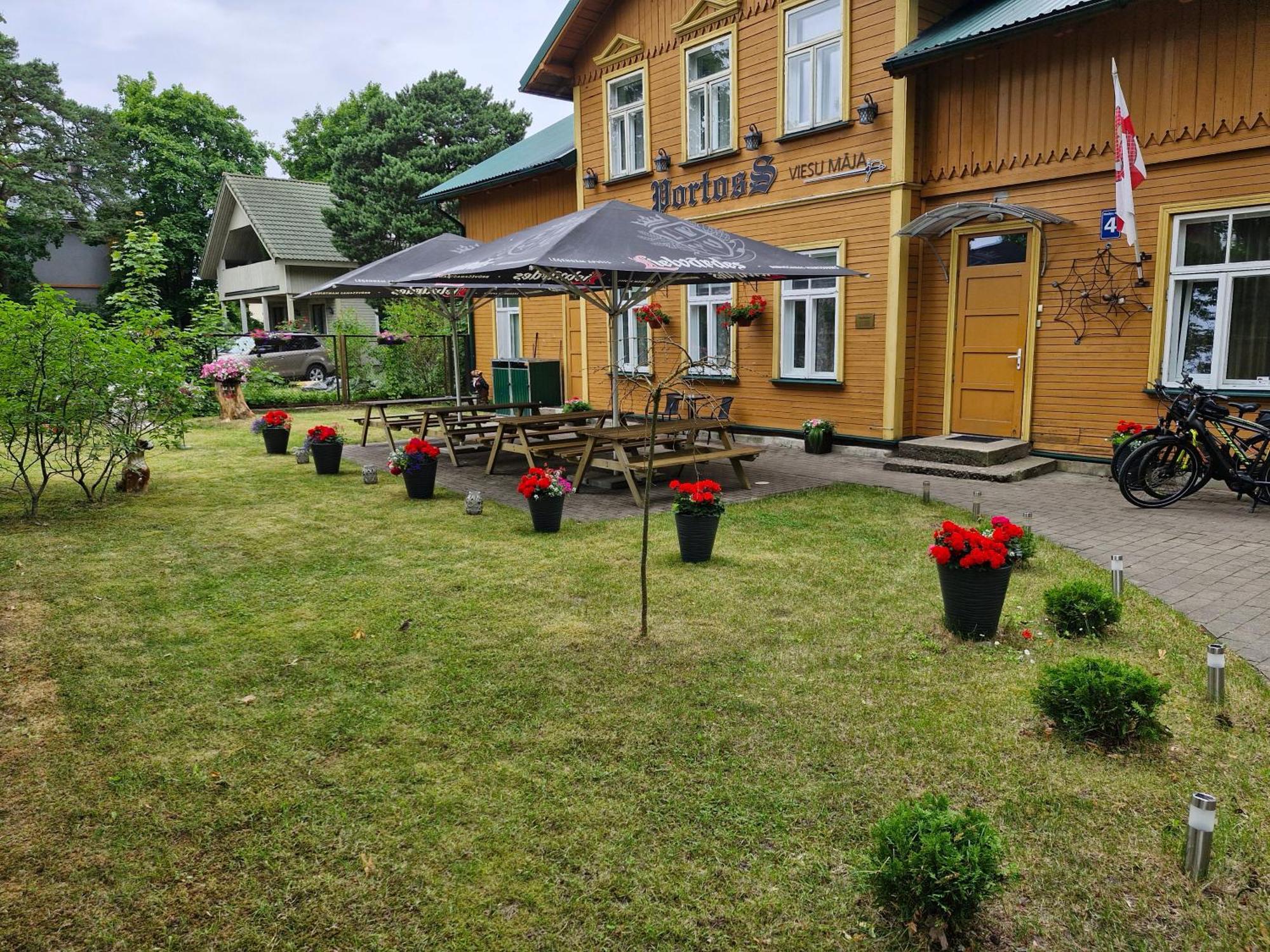 Portoss Hotell Ventspils Eksteriør bilde