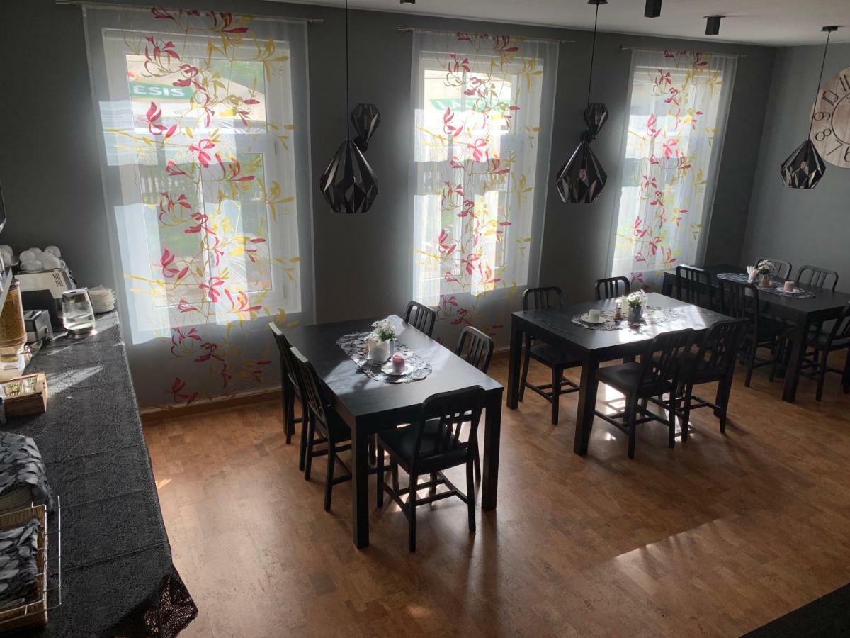 Portoss Hotell Ventspils Eksteriør bilde