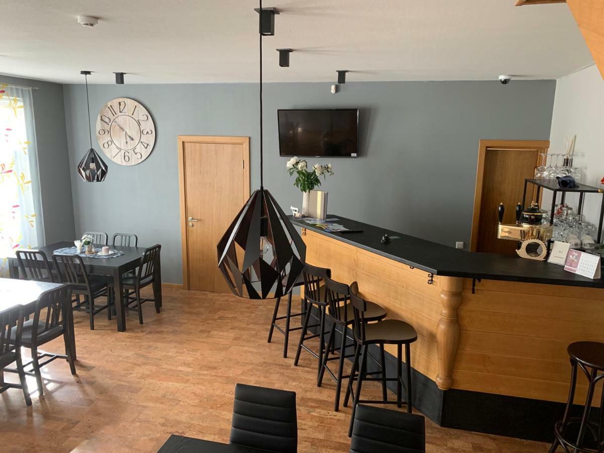Portoss Hotell Ventspils Eksteriør bilde