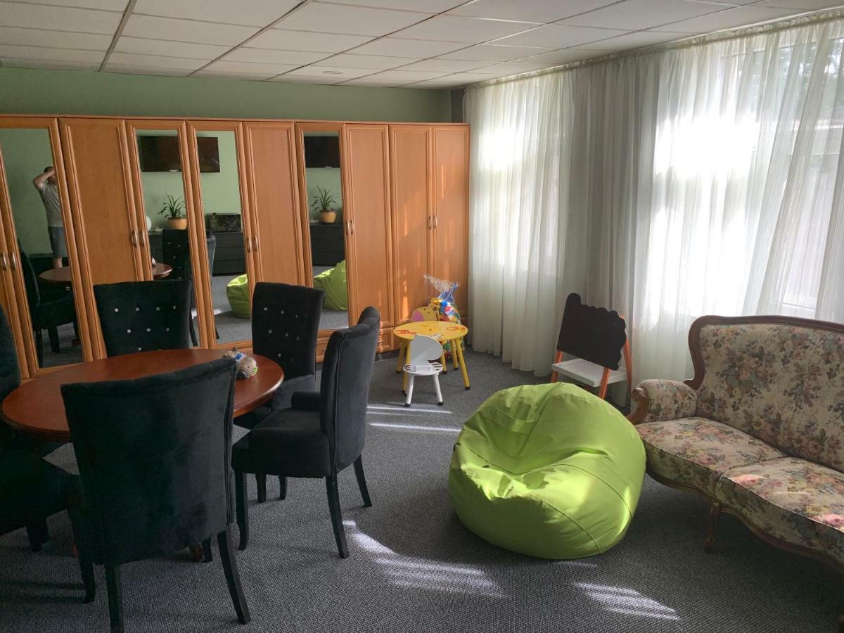 Portoss Hotell Ventspils Eksteriør bilde